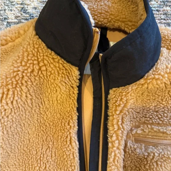 The North Face Camel and Black Women’s Sherpa Jacket - Picture 3 of 6